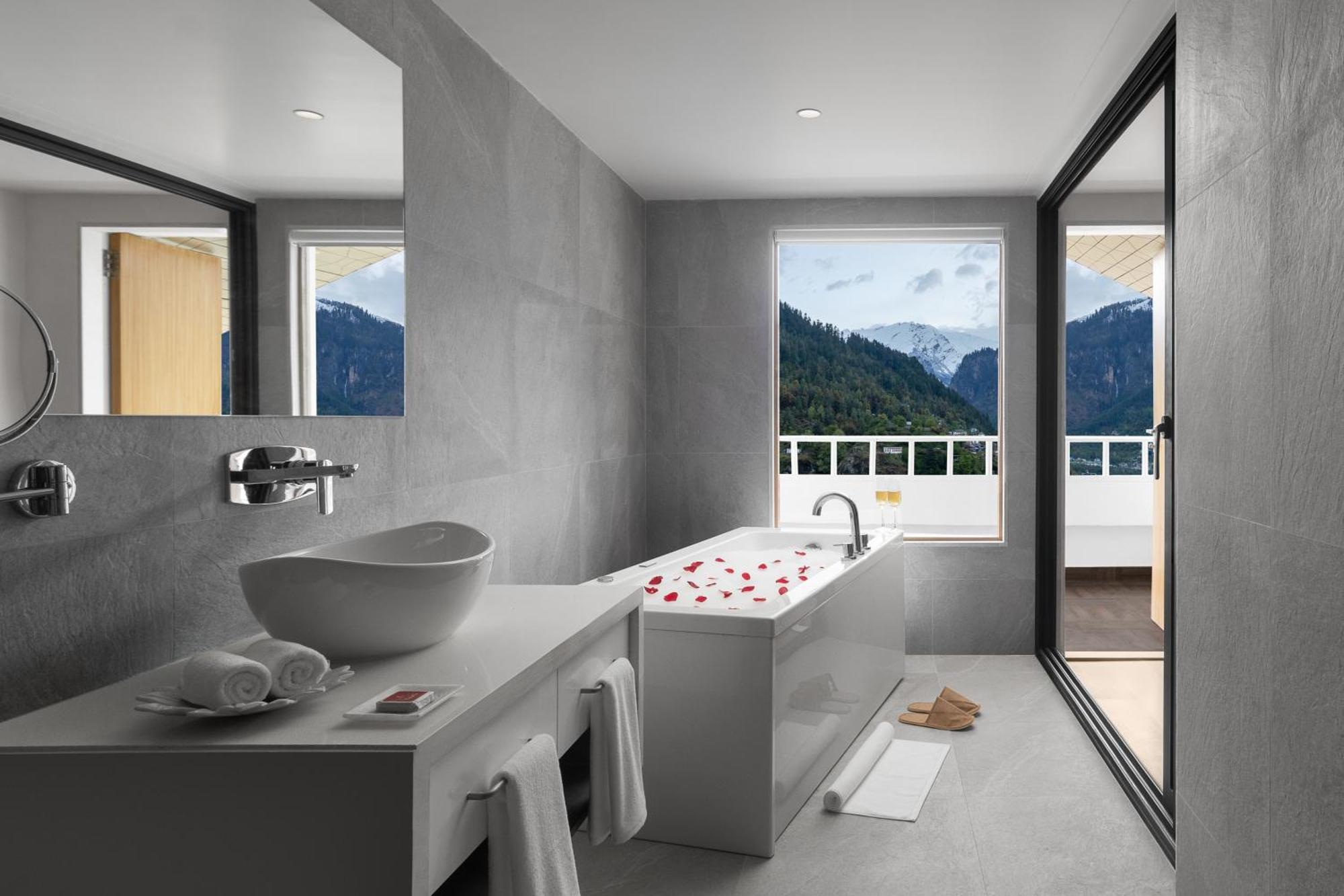 Bookmark Resorts, Manali Exteriör bild